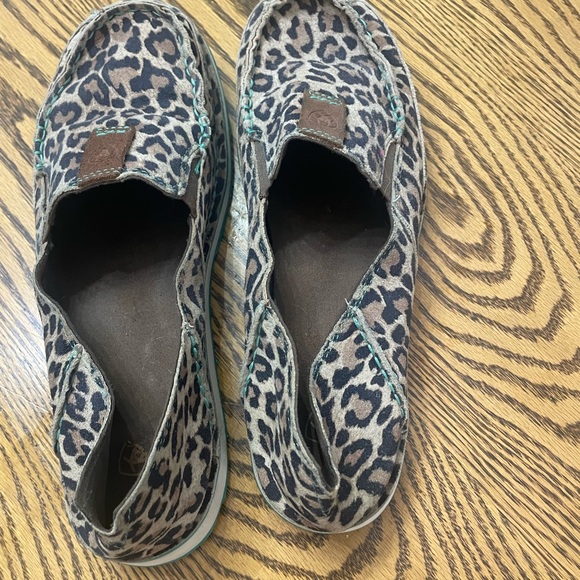 Size 11 Ariat Cheetah print casual shoes - Picture 3 of 3